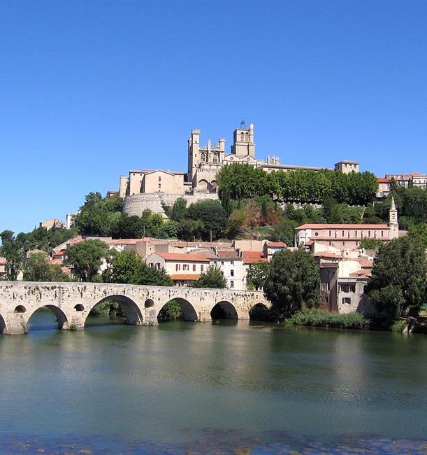 Béziers, St Nazaire - Pont Vieux - Camping 3 étoiles Beauregard Plage, à Marseillan Plage dans l'Hérault en Languedoc Roussillon