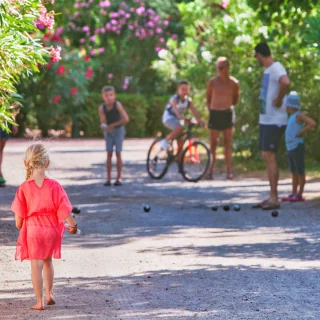 ☀Envie de simplicité, de nature et de mer ? Bienvenue chez nous !☀

Ici, pas de chichis. Juste l'essentiel : le bruit des vagues, l'ombres des arbres et la plage à deux pas de votre tente.

Notre camping nature est pensé pour les familles qui veulent se retrouver, respirer, vivre dehors le temps d'un séjour.

- Accès direct à la plage : pas de route à traverser, un accès direct à travers la dune.
- Emplacements spacieux et abordables : pour tentes, vans, caravanes ou camping-cars.
- Ambiance calme et conviviale : loin de l'agitation, proche de l'essentiel.
- Sanitaires propres et fraîchement rénovés, ou des emplacements avec sanitaires privés.
- Jeux en plein air, balades, baignades : ici les enfants redécouvrent la liberté.

Reconnectez-vous à l'essentiel, réservez votre coin de nature en bord de mer.

☀Looking for simplicity, nature and the sea? Welcome to our place! ☀

There's no fuss here. Just the essentials: the sound of the waves, the shade of the trees and the beach just a stone's throw from your tent.

Our nature campsite is designed for families who want to get together, breathe and live outside for the duration of their stay.

- Direct access to the beach: no road to cross, direct access through the dune.
- Spacious, affordable pitches: for tents, vans, caravans or motorhomes.
- Calm and friendly atmosphere: away from the hustle and bustle, close to the essentials.
- Clean, freshly renovated sanitary facilities, or pitches with private sanitary facilities.
- Outdoor games, walks, swimming: here children rediscover freedom.

Reconnect with what's essential, and reserve your corner of nature by the sea.

#camping #ascension #marseillan #glamping #campingexperience #frankreich #vanlifers